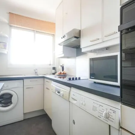 Beautifully Designed 1br With King Size Bed * Paris