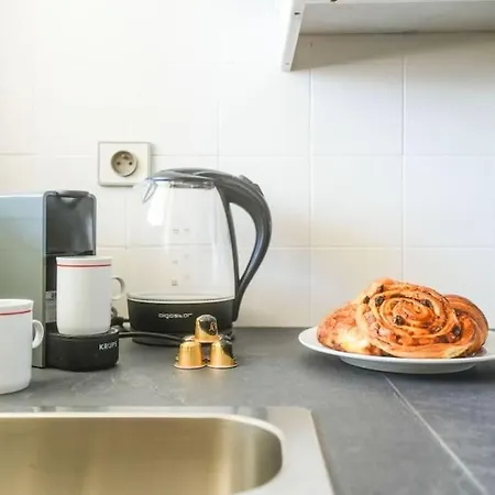 Beautifully Designed 1br With King Size Bed * Paříž
