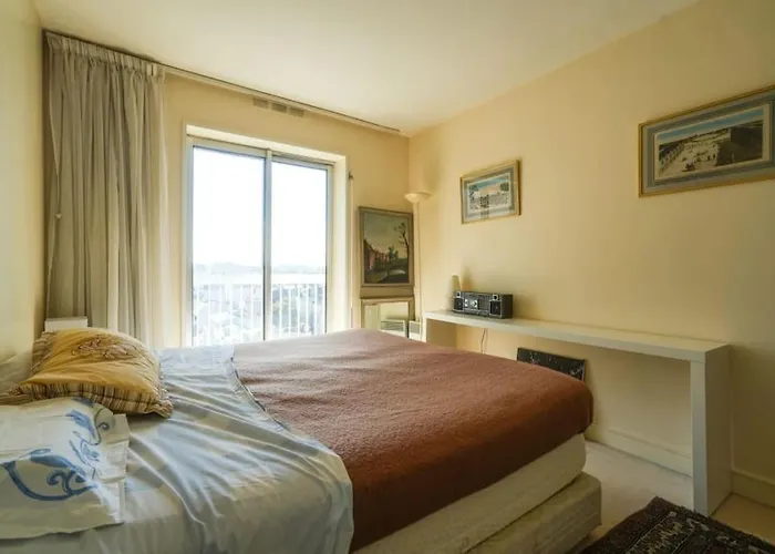 Beautifully Designed 1br With King Size Bed Apartament *