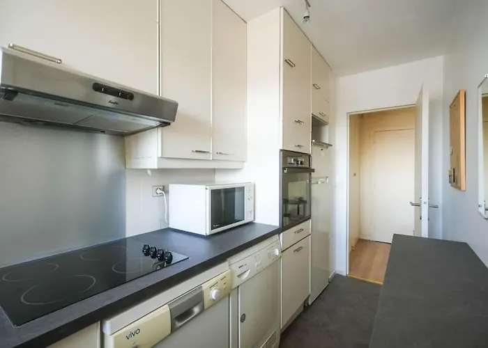 Beautifully Designed 1br With King Size Bed Apartament *
