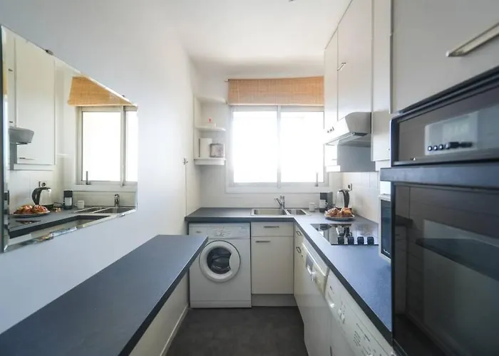 Beautifully Designed 1br With King Size Bed Apartament Paryż