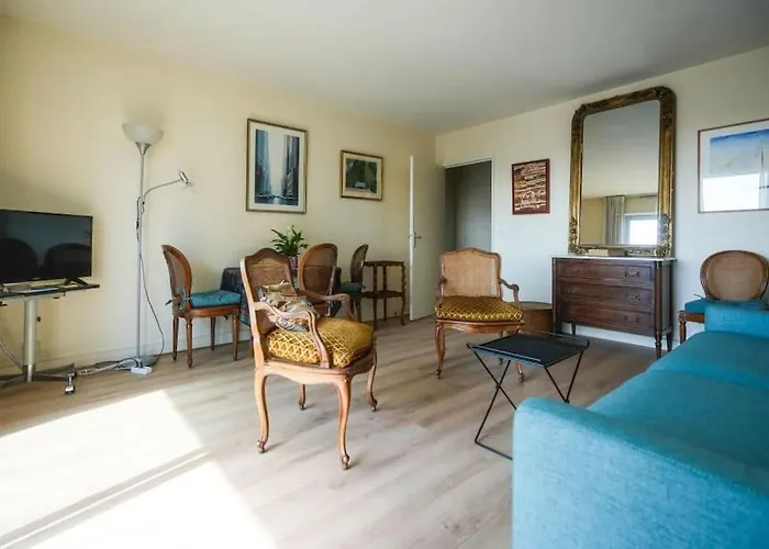 Beautifully Designed 1br With King Size Bed *