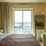 Beautifully Designed 1br With King Size Bed Appartement
