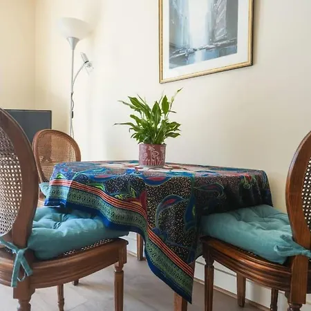 Beautifully Designed 1br With King Size Bed Appartement